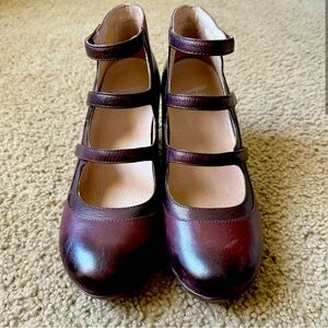 ••ISO•• Dansko Marlene Mary Jane